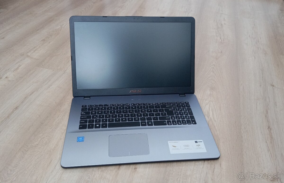ASUS Vivobook 17