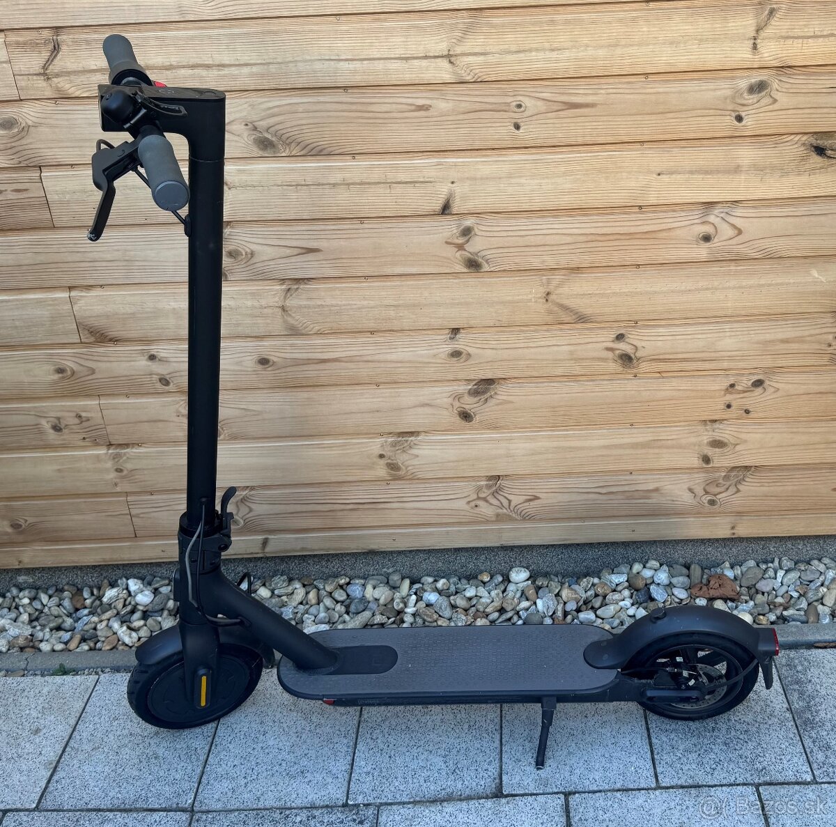 Elektrická kolobežka Xiaomi Mi Electric Scooter Essential