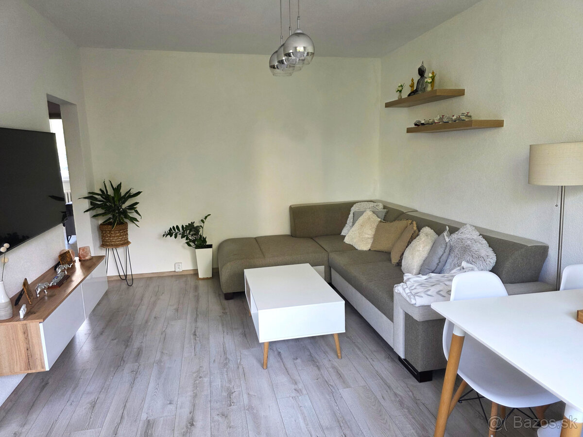 Na predaj 3-izbový zrekonštruovaný byt s dvoma balkónmi – ul