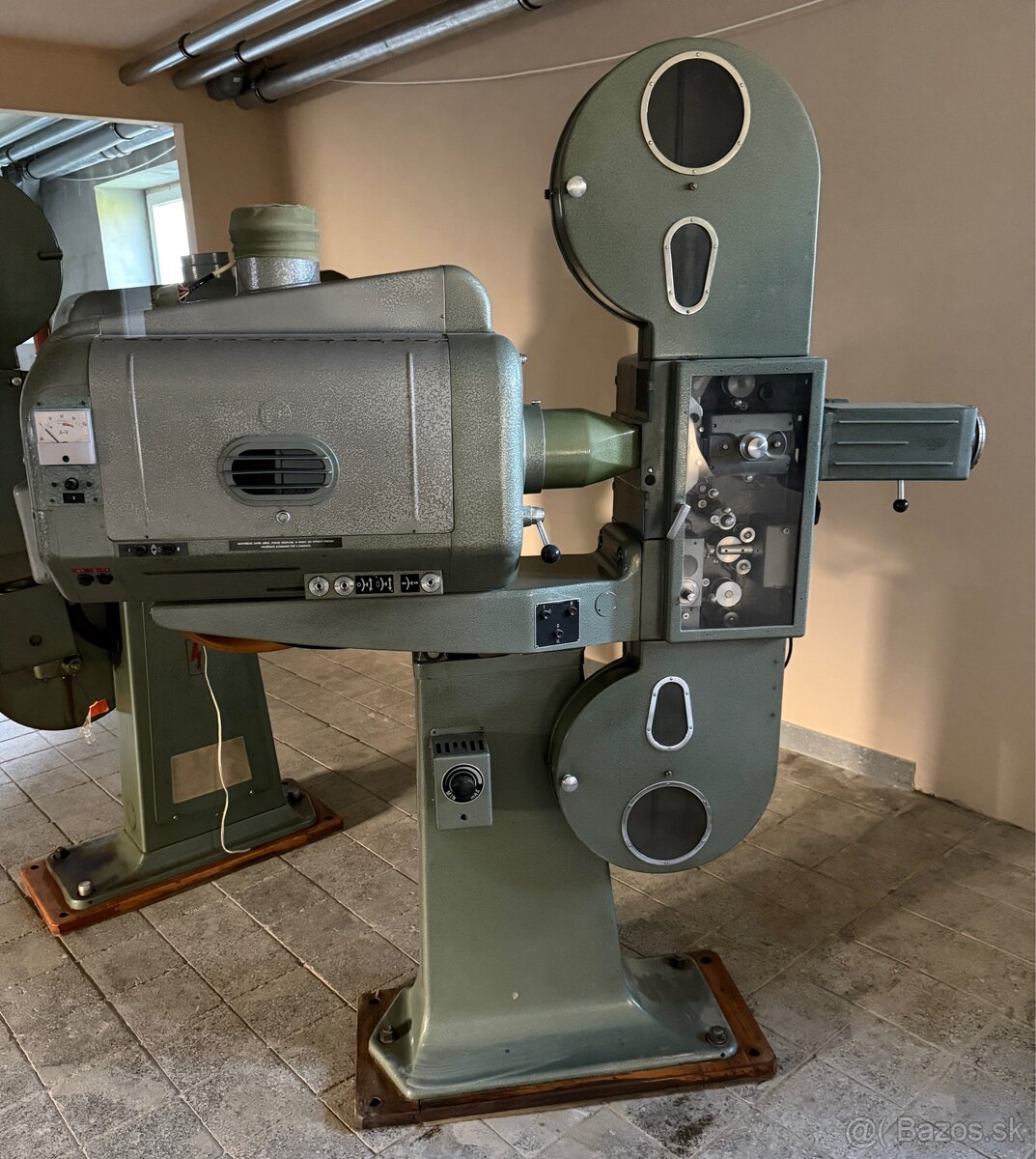 Kinoprojektor Meopton IV