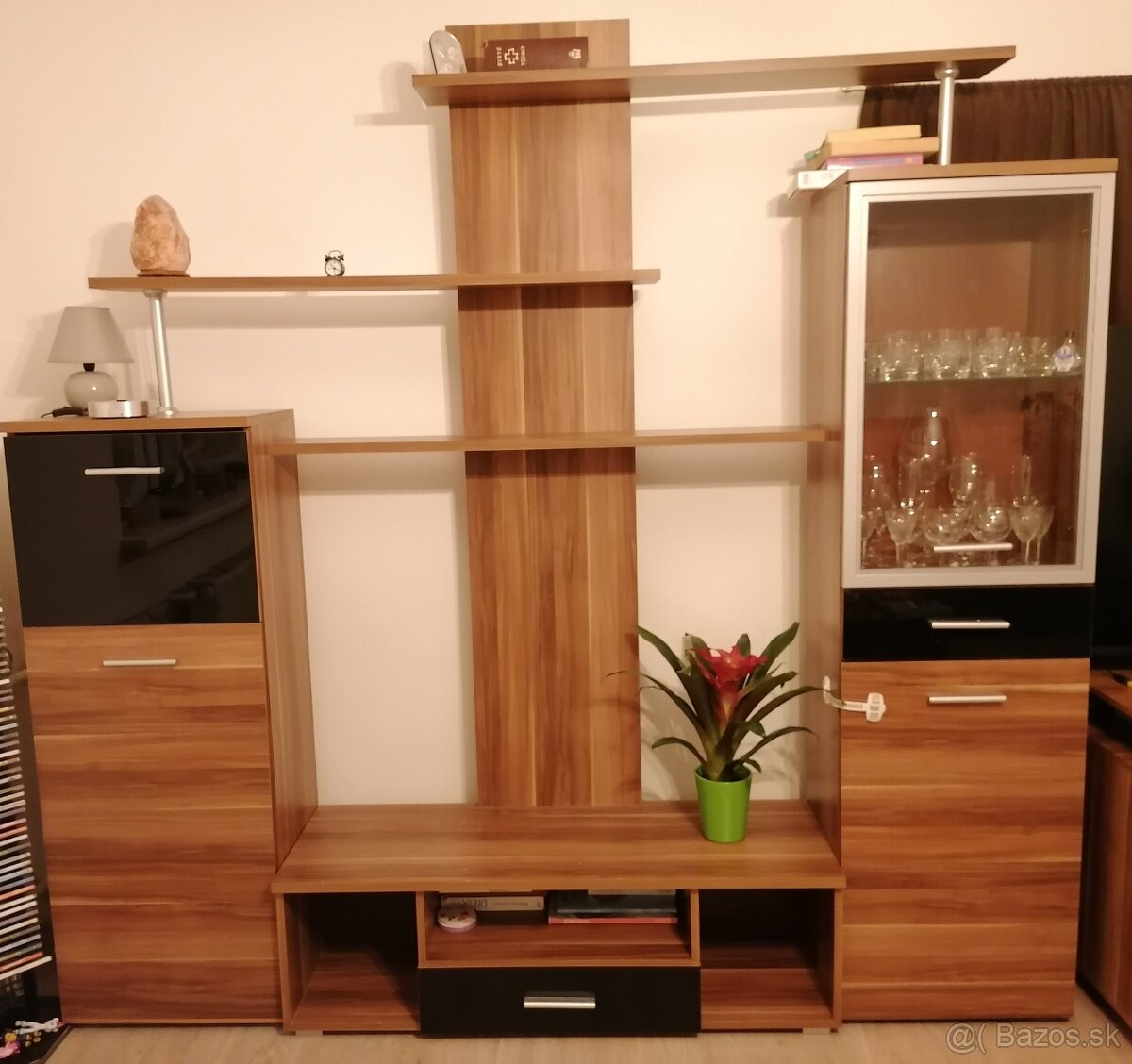 Obývacia stena +Tv stolík +konferenčný stolík