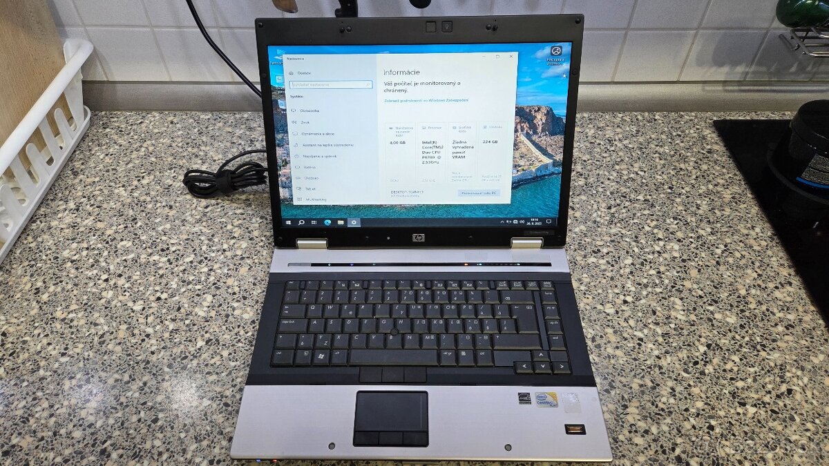 Predam HP laptop v krasnom stave, 2 jadro, 4GB RAM, SSD