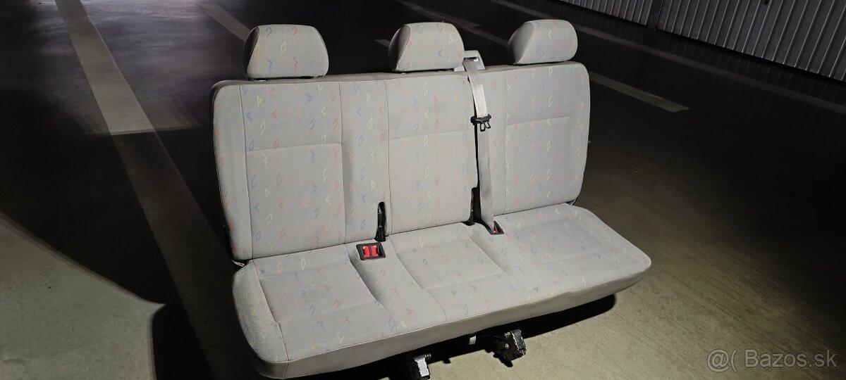 Zadná lavica vw T5 caravelle