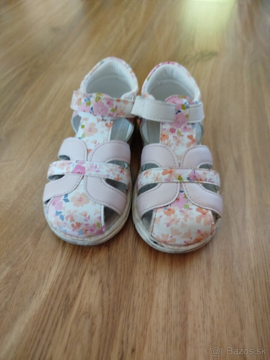 Dievčenské sandále