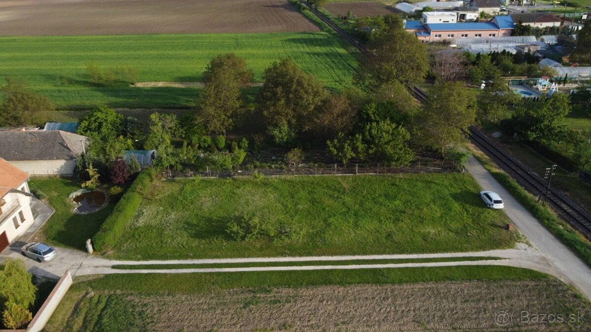 Pozemok 1000 m2, Veľký Kýr, Na sihoti