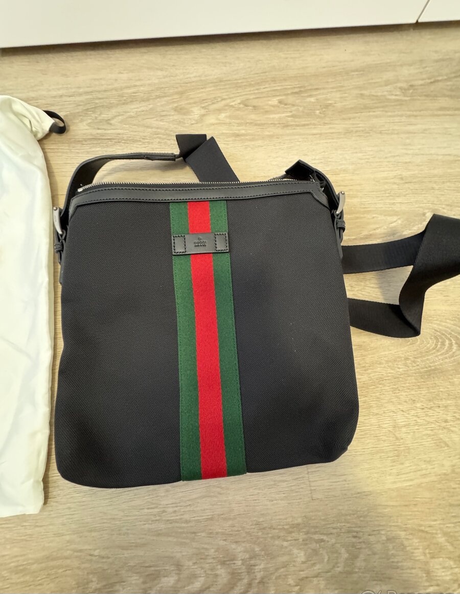 Gucci messenger bag