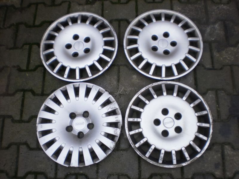 Puklice Saab Opel 5x110 R15 4ks