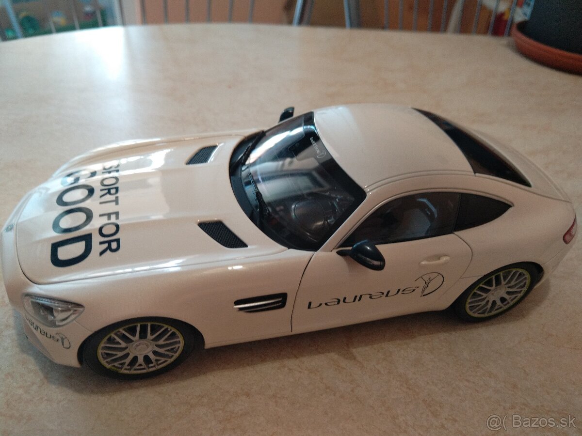 Predám Mercedes AMG GT 1:18