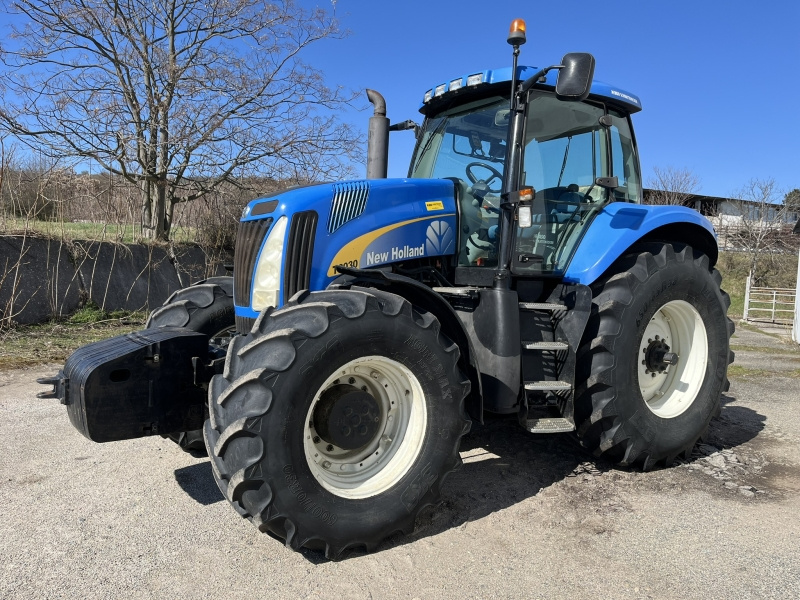 Traktor New Holland T8030