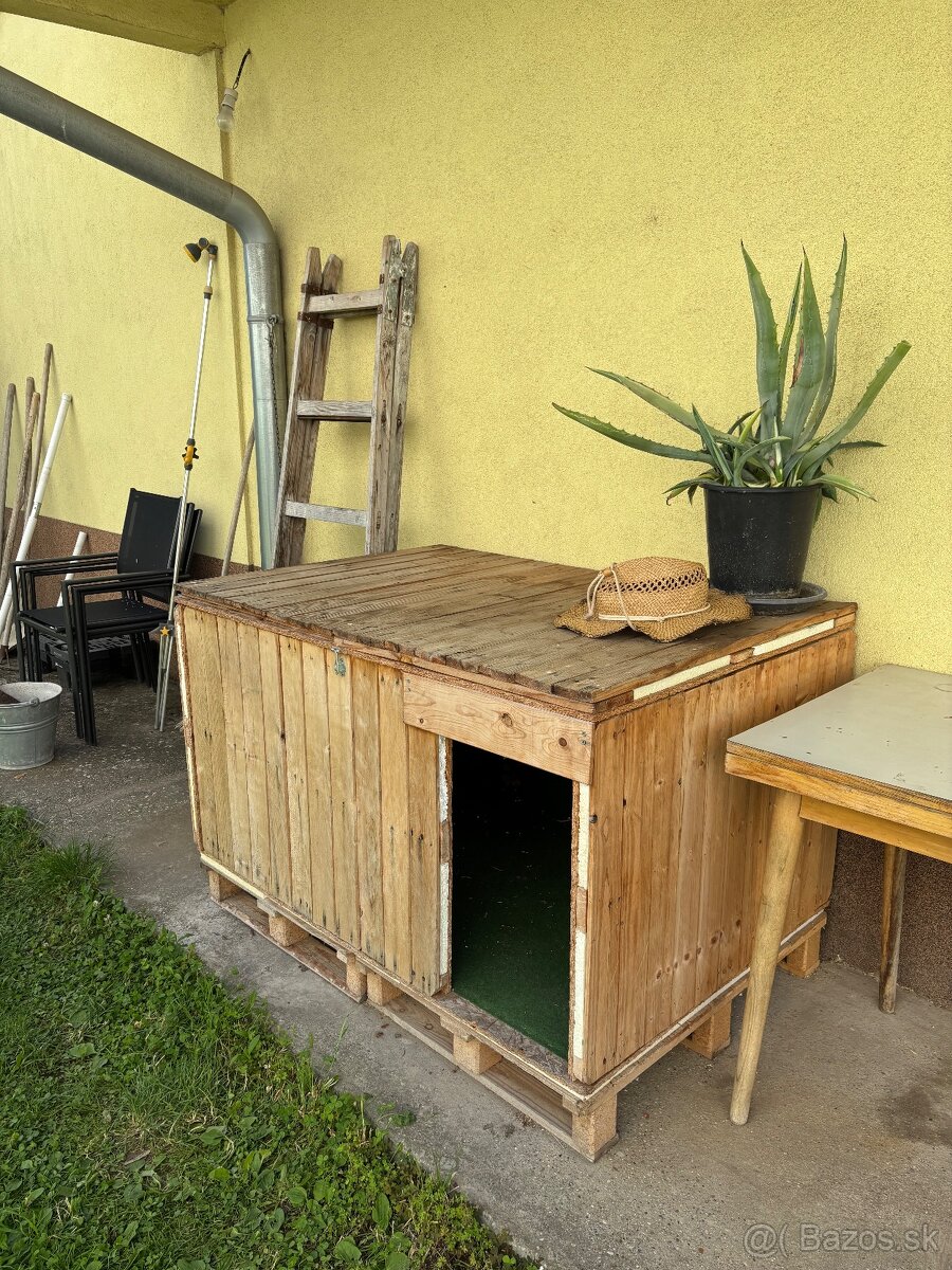 Darujem drevenu, izolovanu budu pre psika