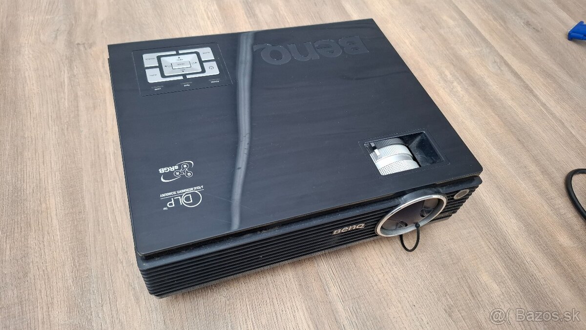 Predám projektor benq