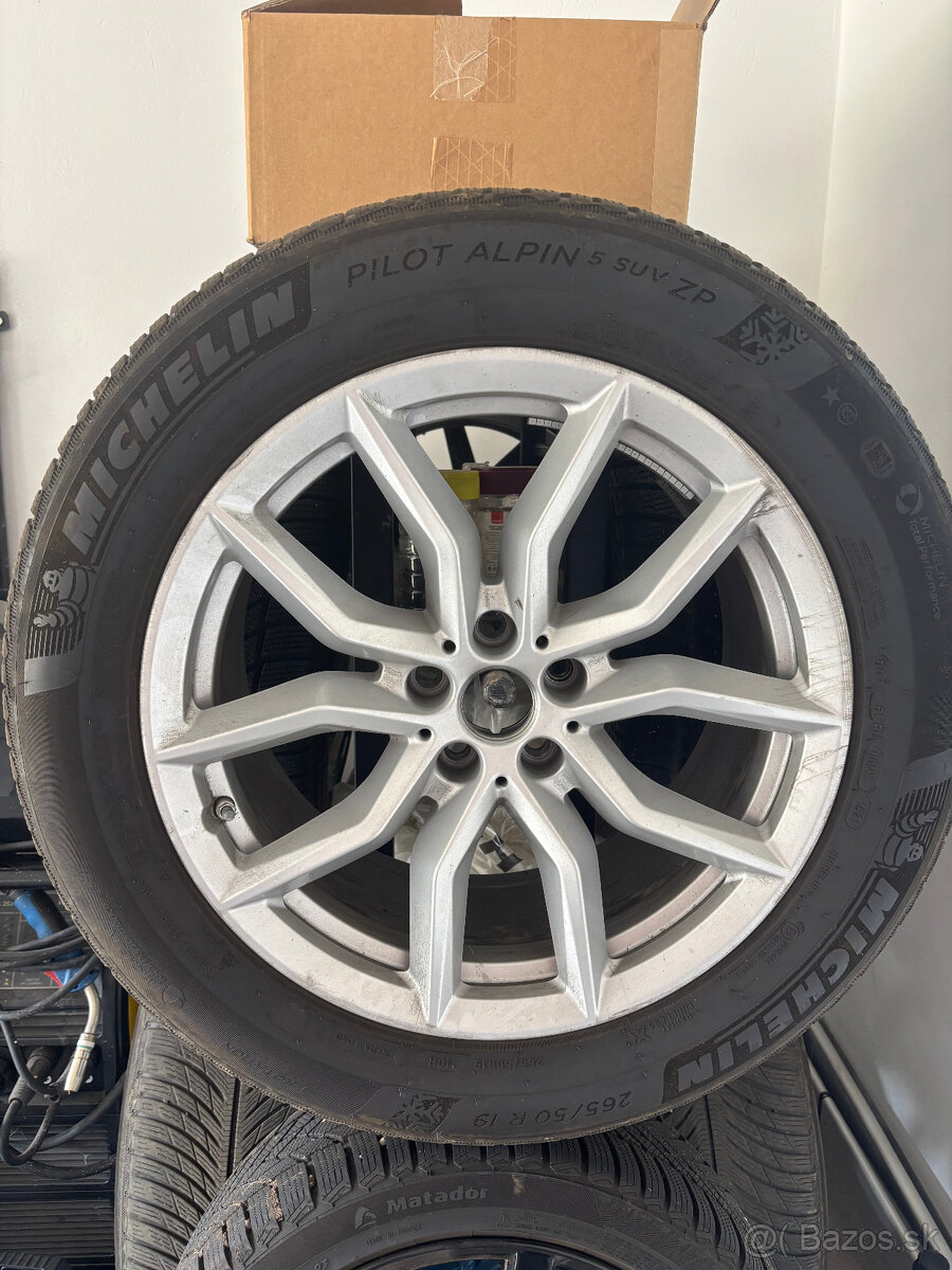 BMW X5 – 19" hliníkové disky ako nové, s použitými zimnými