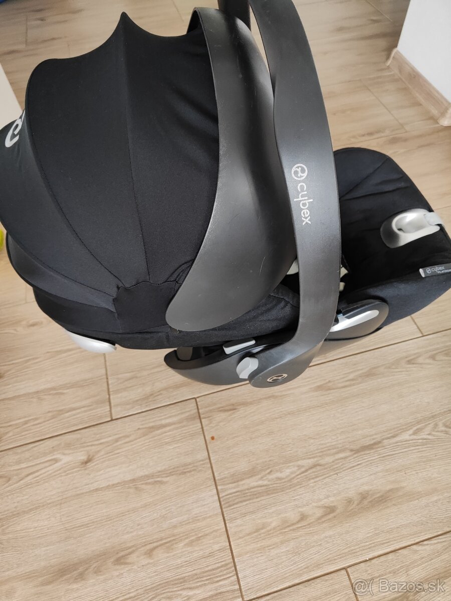 Cybex cloude z i size