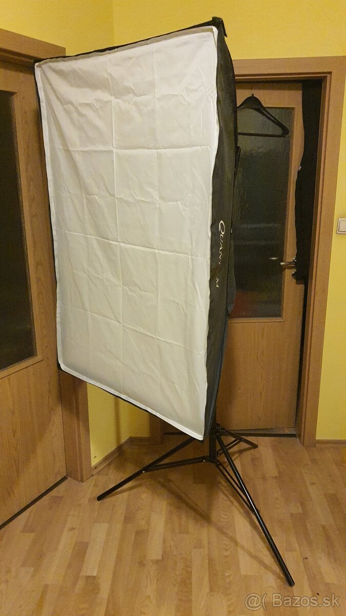 Predam softboxy, stativy, svetla, dazdniky, stojany atd.