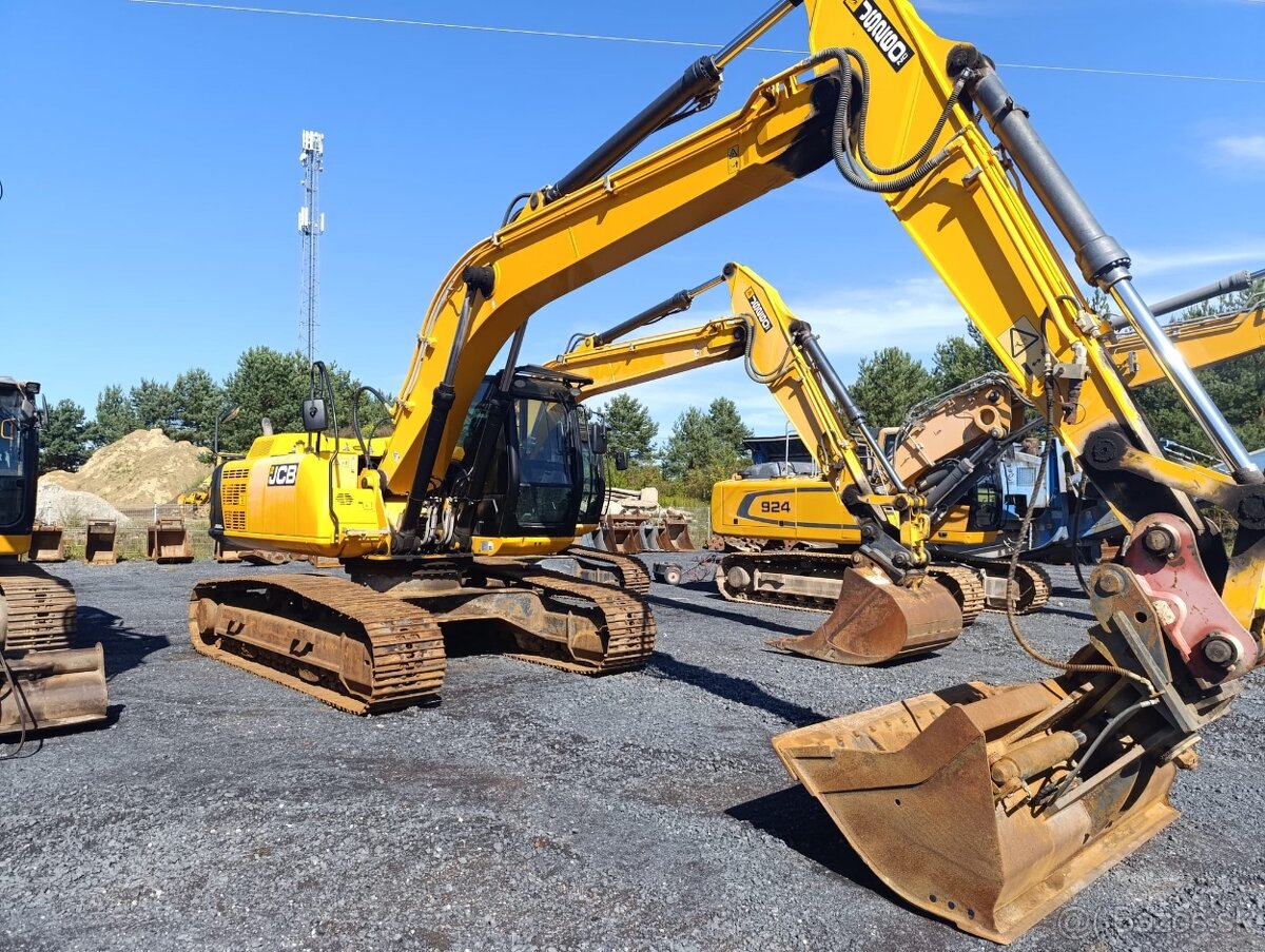 Pásový bagr JCB JS260NLCT4