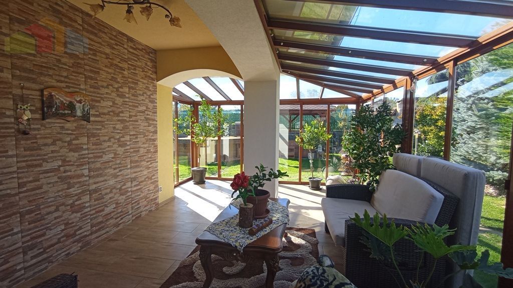 Novinka Rodinný dom s bazénom v lukratívnej lokalite - Nitr