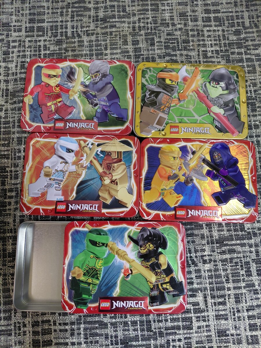 Časopisi lego a krabičky