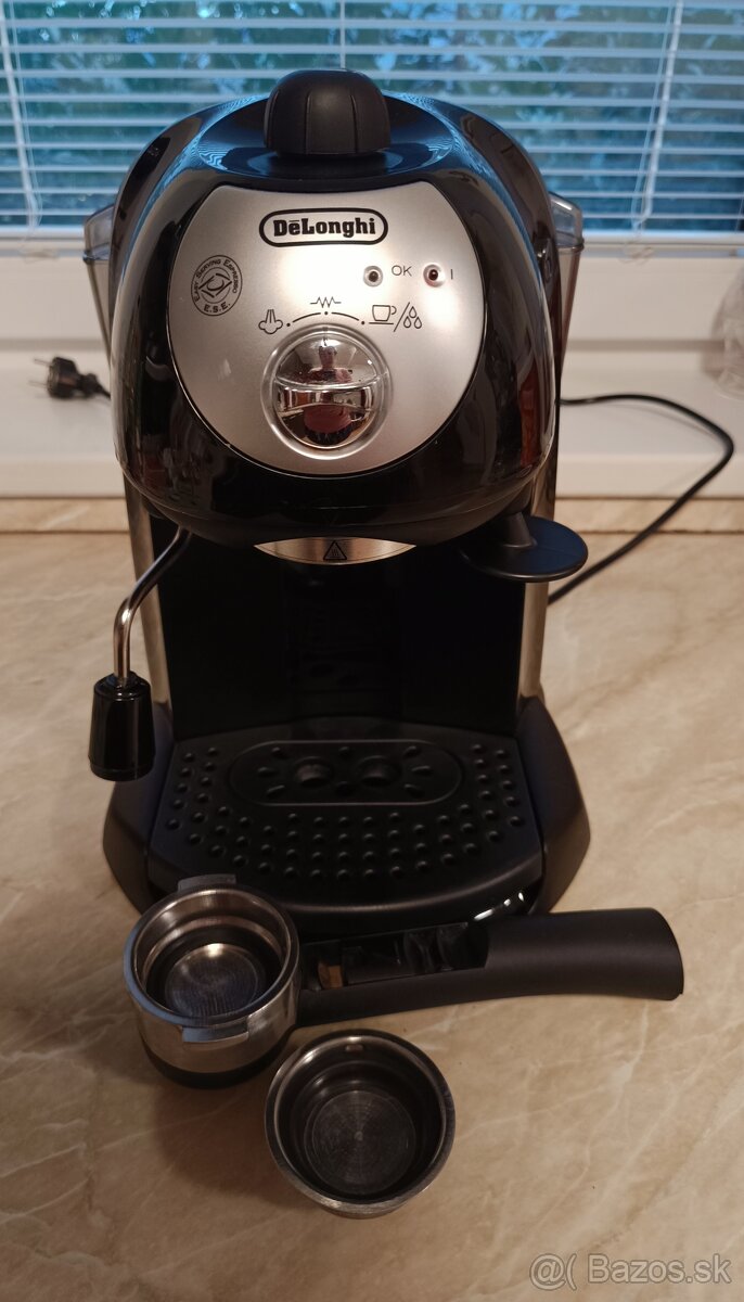 Pákový kávovar De'Longhi EC 201CD.B