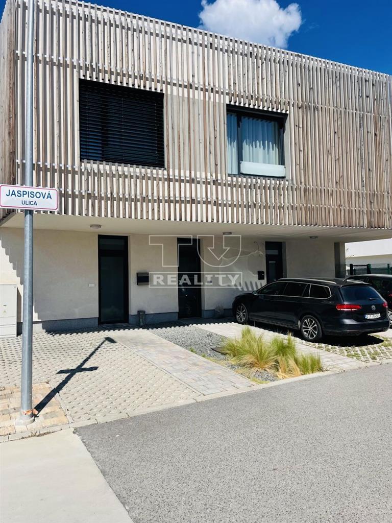 Predaj dizajnového 2.izb.bytu so záhradou vo viladomoch...