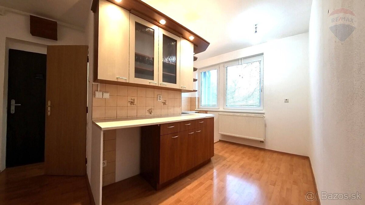 Predaj 4.izb. byt, Nová Ves nad Žitavou