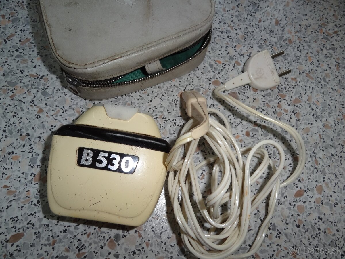 Predám dva holiace strojčeky z minulého storočia.