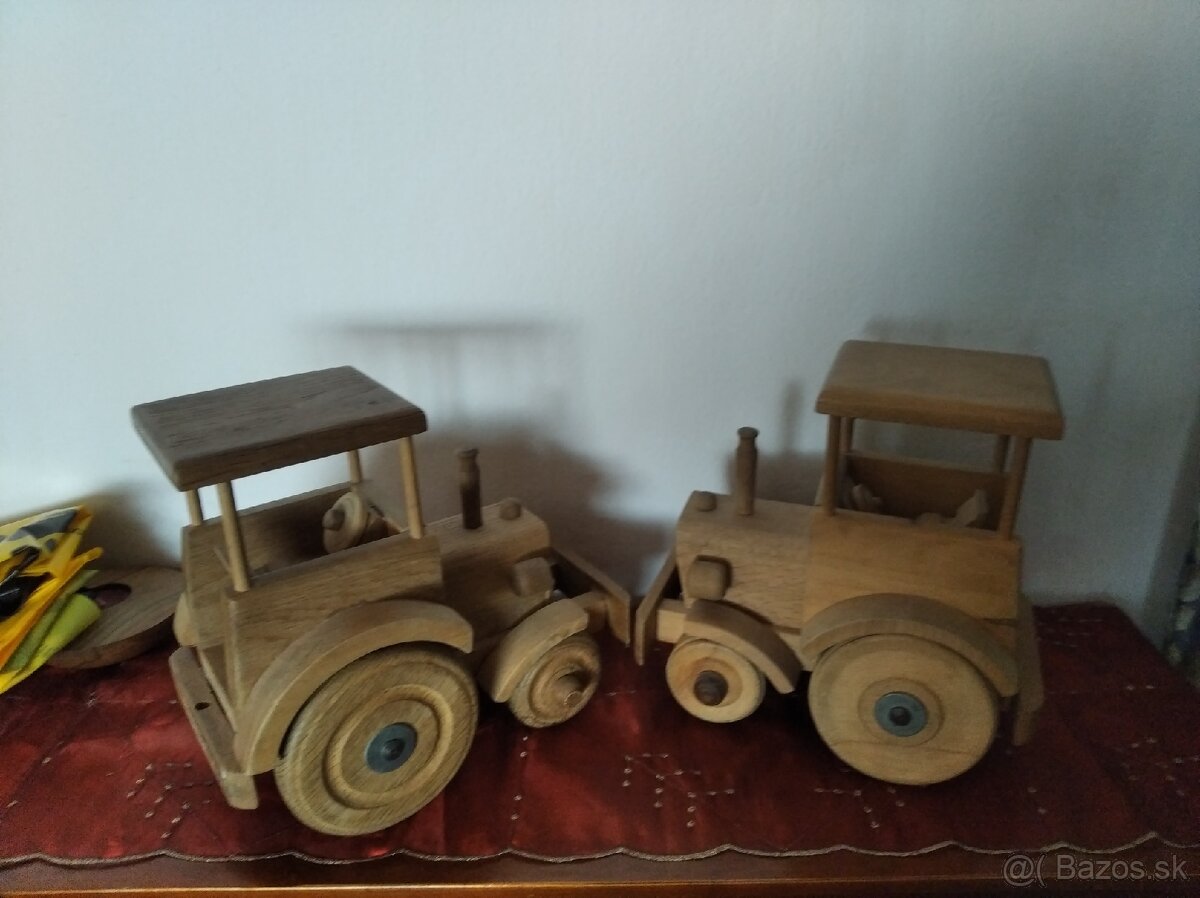 traktor dreveny