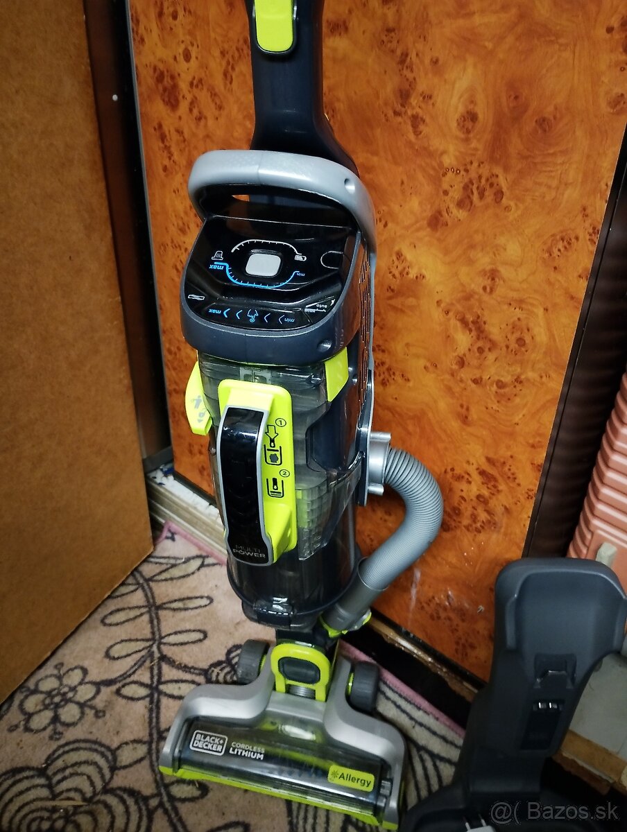 Predám tyčový vysávač black decker