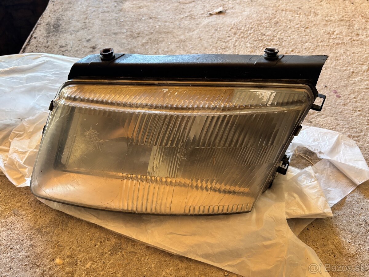 Predné halogénové svetlá VW Passat B5