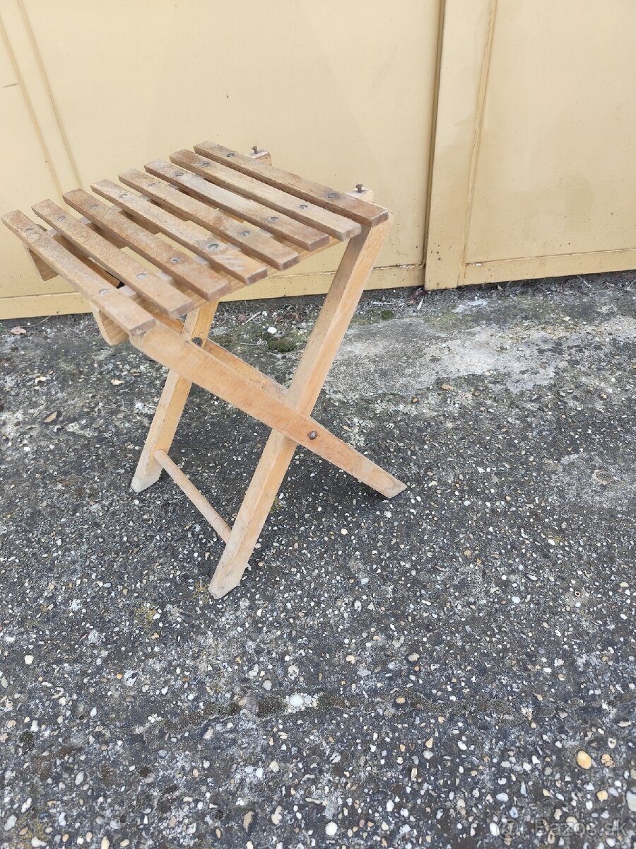 Stolička skladacia drevená