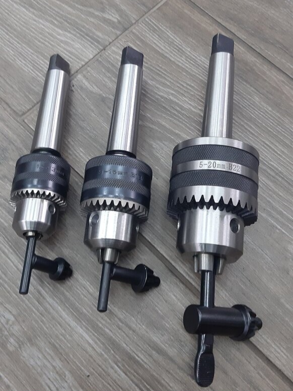 Vŕtacie skľučovadlo s tŕňom