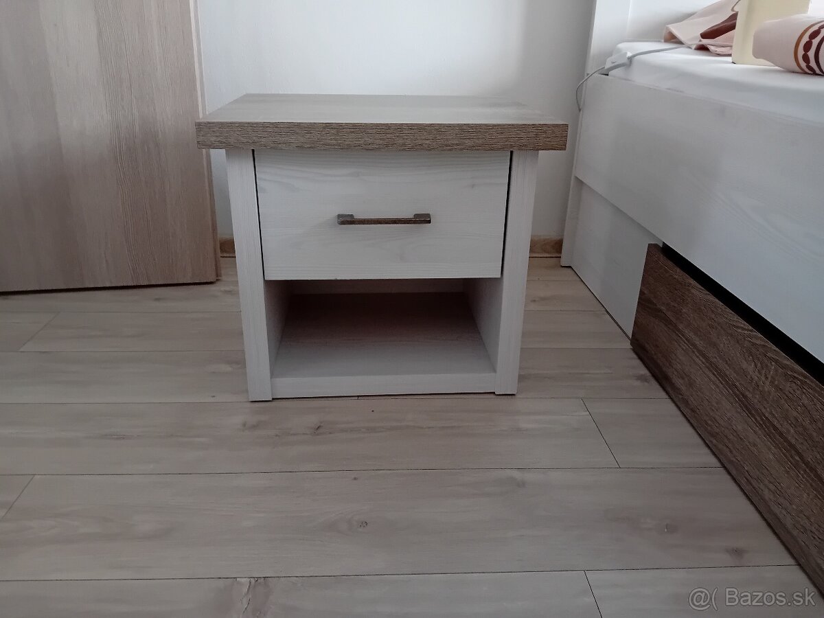 Nočné stolčeky 2 ks