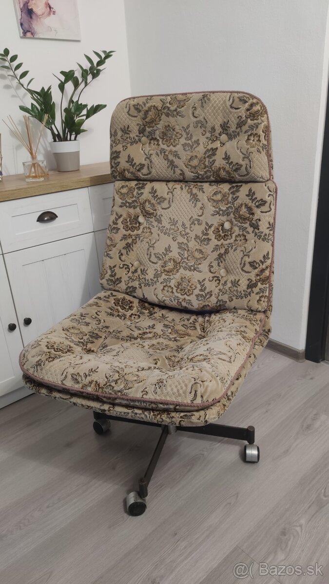 Retro kreslo