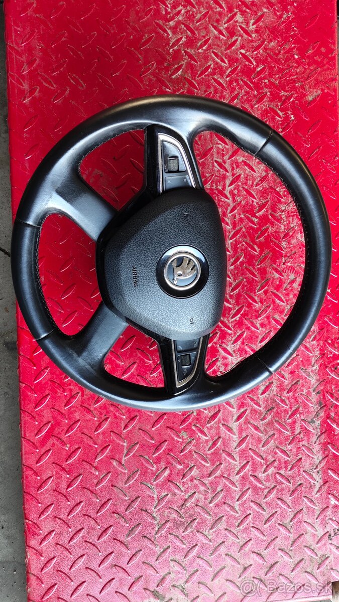 Škoda Octavia 3 multifunkčný volant
