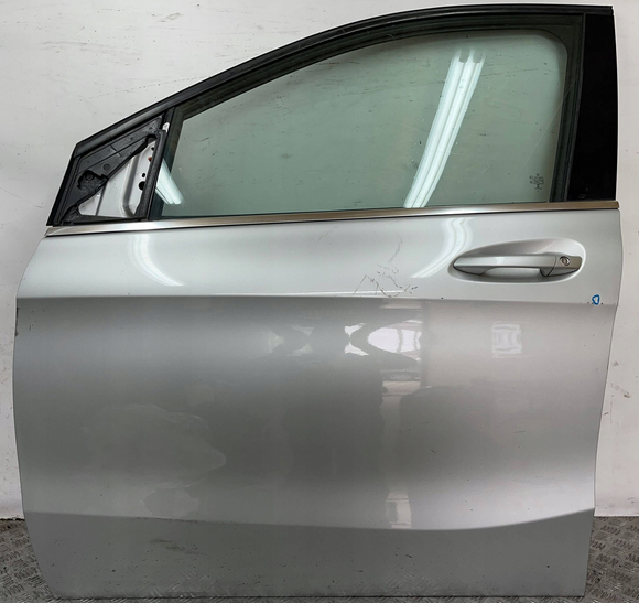 Mercedes B klassa W246 2011- ľavé predné dvere