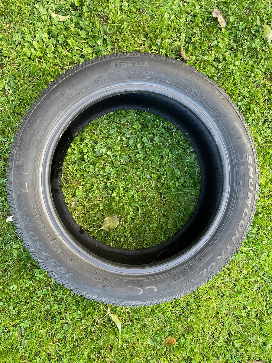 Pirelli Snowcontrol Serie 3 195/50 R16 1ks