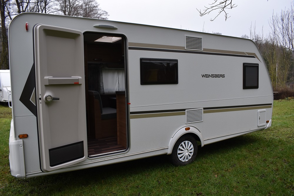 Karavan Weinsberg 500 FDK SKLADOM nový 19.500.-€ bez DPH
