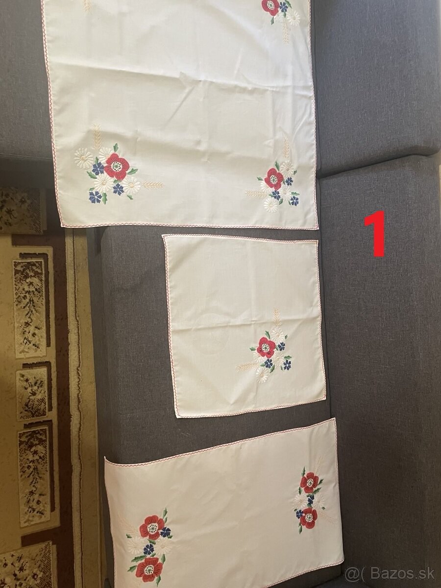 Darujem ručne vyšívane obrusy a sety obrusov