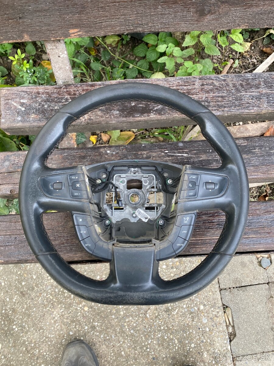 Predám volant na Peugeot 508, aj airbag