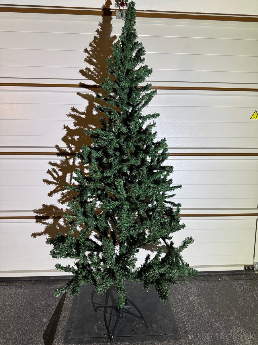 VIANOČNÝ STROMČEK-ČÁRY