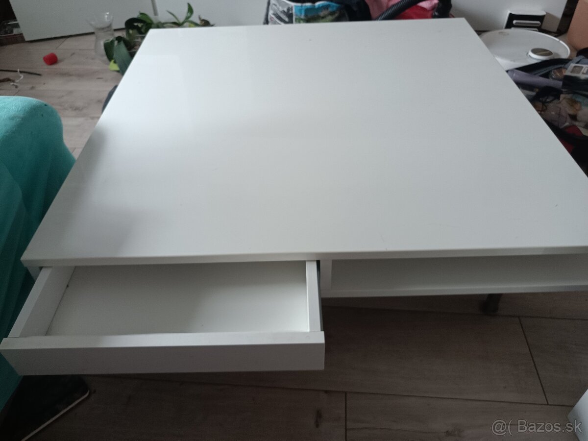 Predám stôl do obývačky