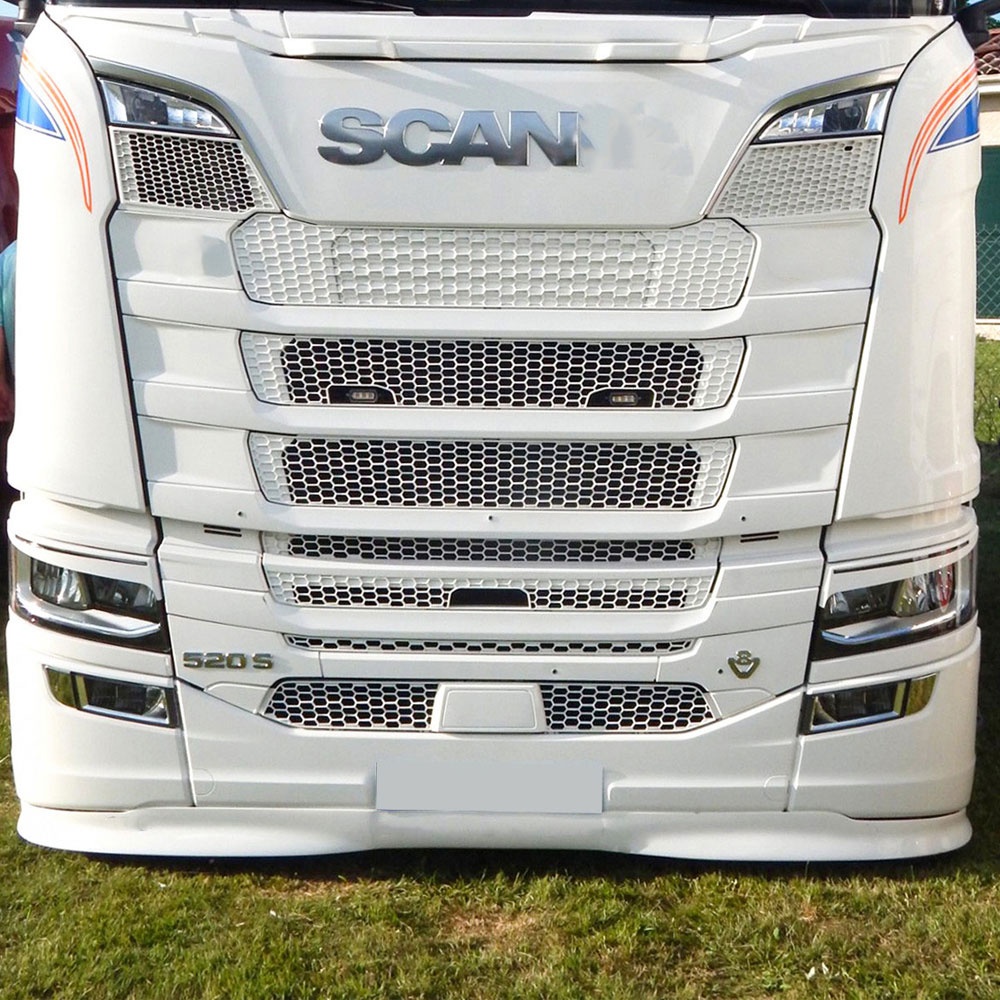 Spoiler pod naraznik /lizatko/ Scania