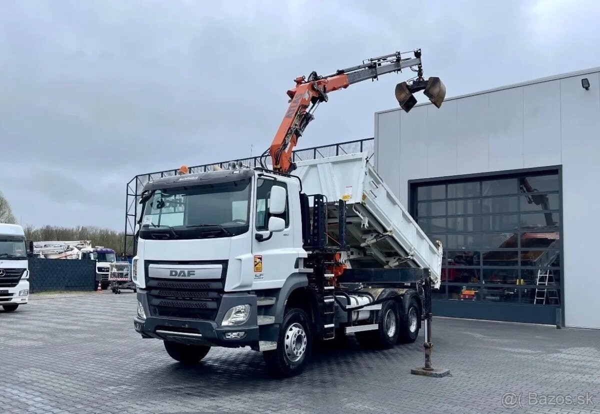 DAF CF460 Trojstranný sklapač s hydraulickou rukou EURO6