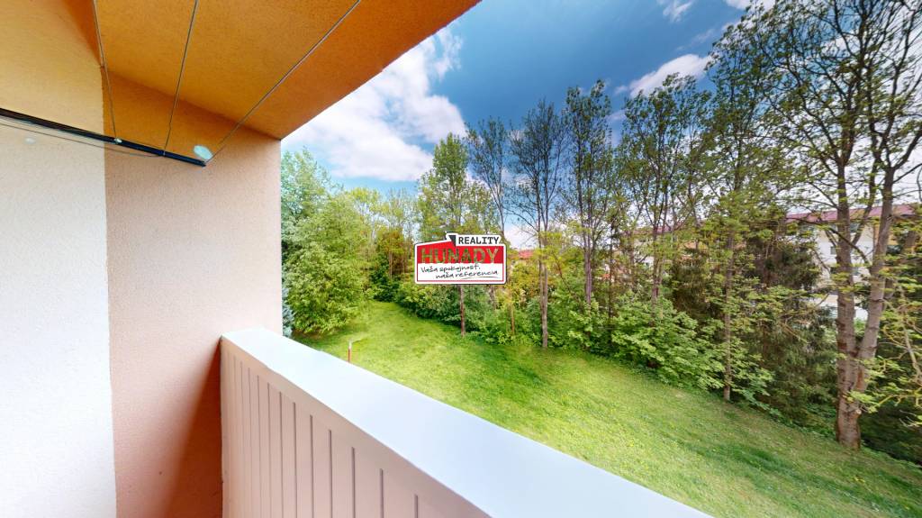 (72 m²) PRIESTRANNÝ 3-IZBOVÝ BYT S LOGGIOU