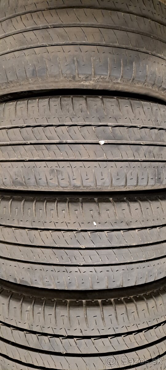 Predám 4ks slušné letné 235/65r16C Michelin na dodávku