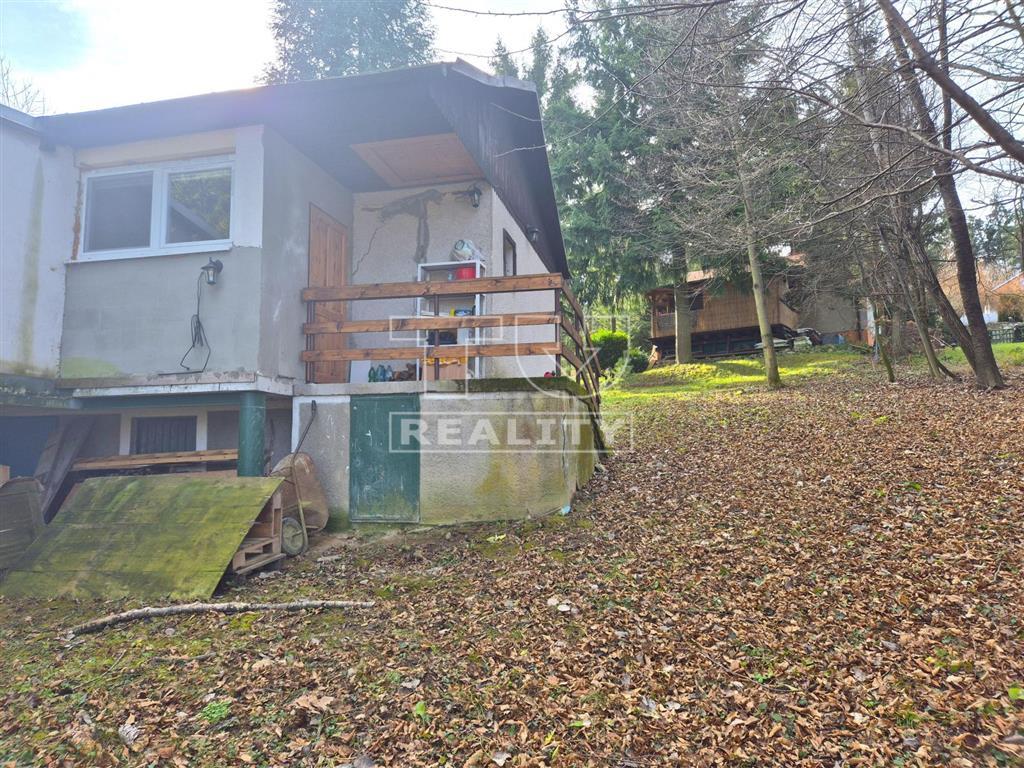 Na predaj chatka v Jelenci, pozemok 110 m2