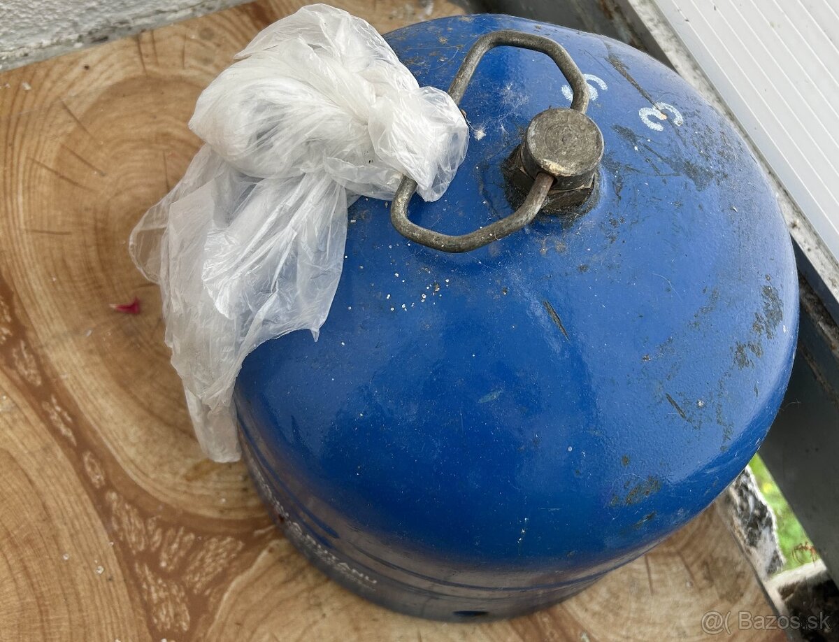 Predám prázdnu 2 kg plynovú fľašu PB