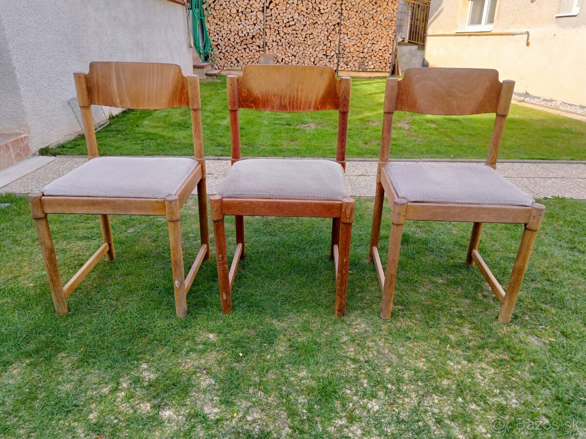 Retro drevené stoličky