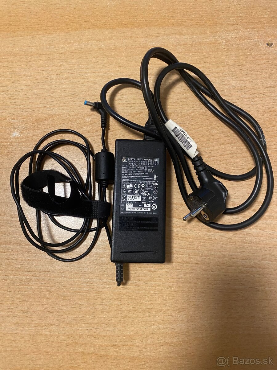 Nabíjačka na notebook Delta Electronics ADP-90SB BB