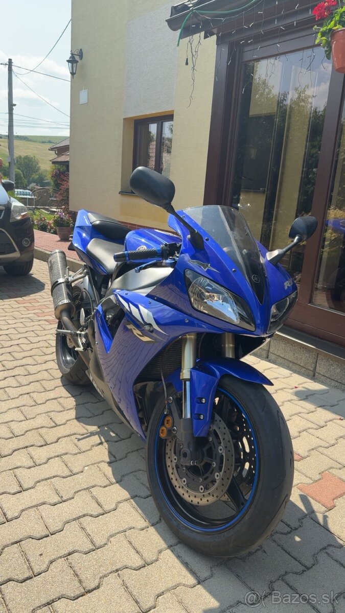 Yamaha r1