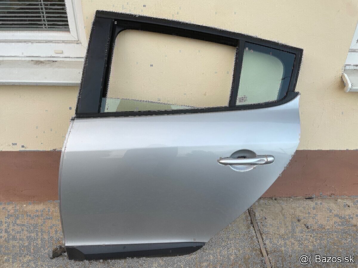 Pravé zadné dvere Renault Megane III 3 HB